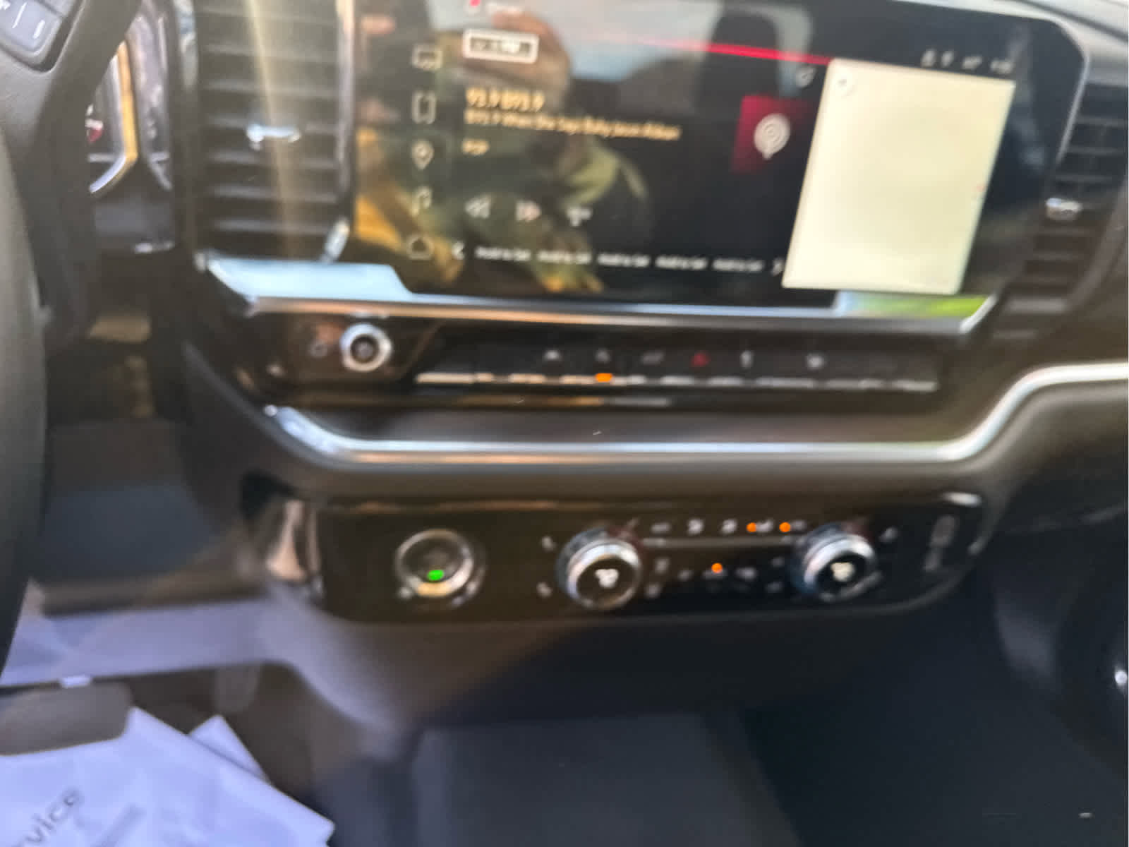 Used 2024 GMC Sierra 1500 SLT image 27