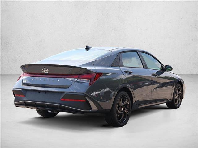 New 2026 Hyundai Elantra SEL Sport FWD image 5