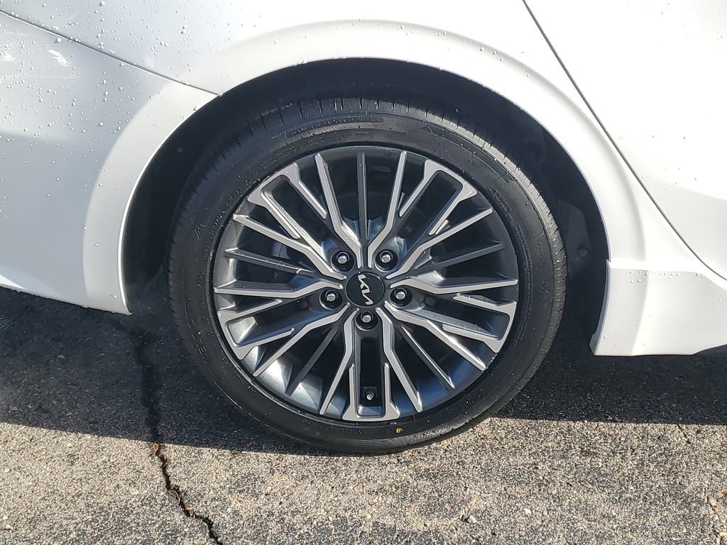 Certified 2023 Kia Forte GT-Line FWD image 5