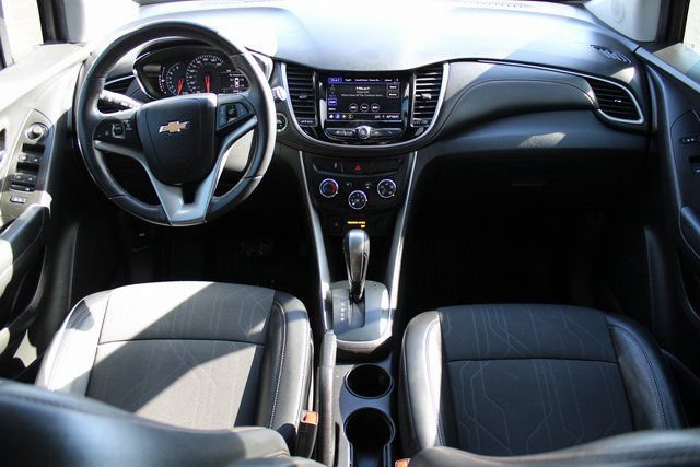 Used 2022 Chevrolet Trax LT w/ LT Convenience Package FWD image 14