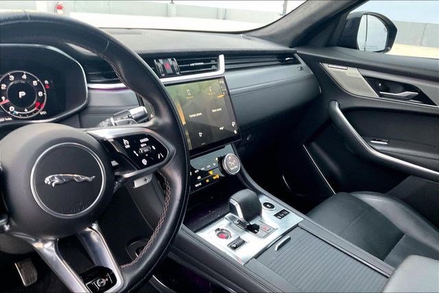 Used 2021 Jaguar F-PACE SVR image 8