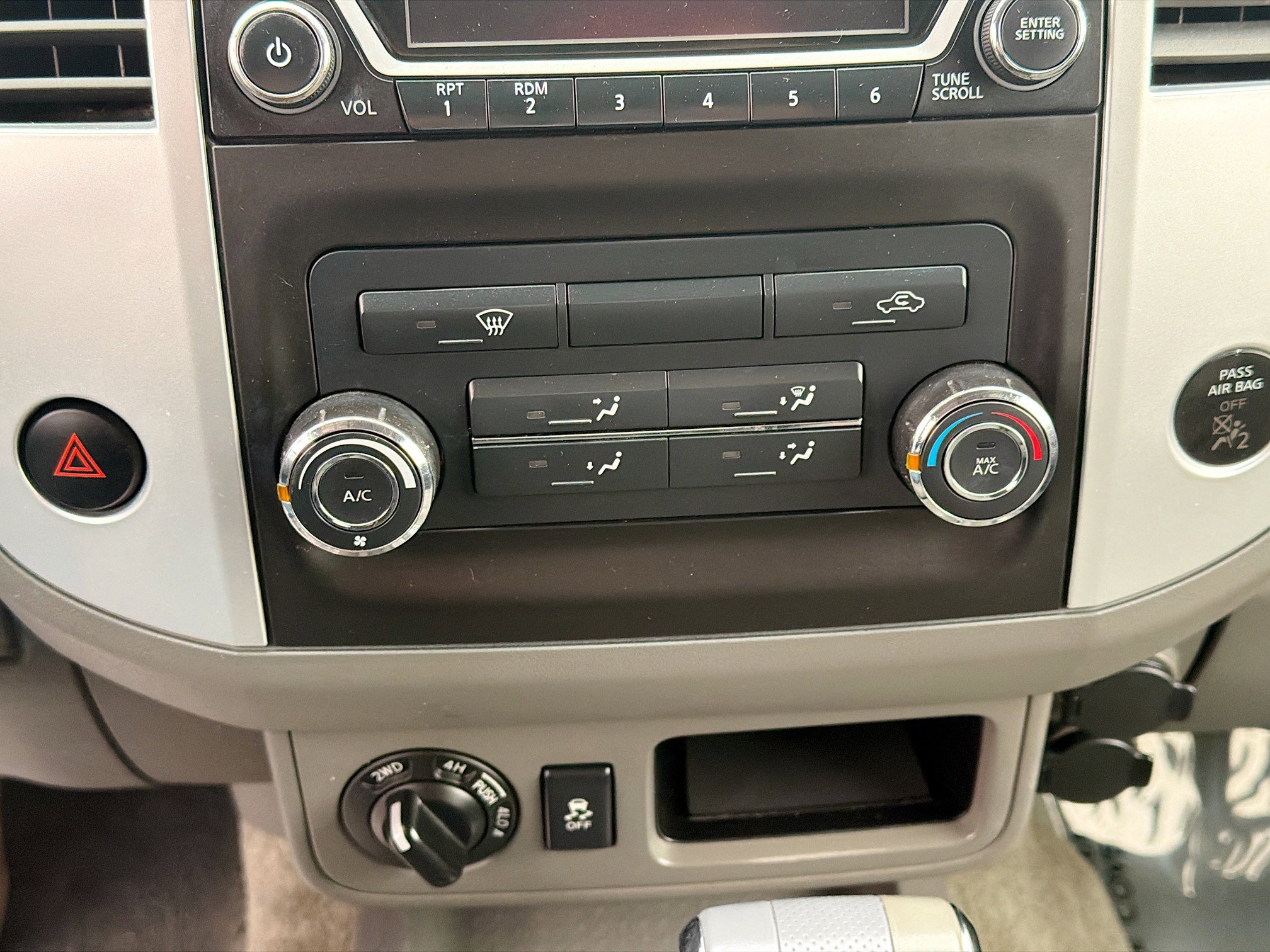 Used 2015 Nissan Frontier SV AWD/4WD image 21