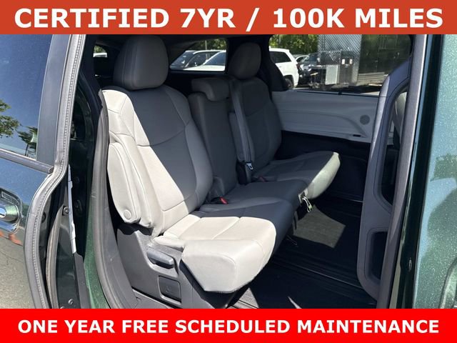 Used 2025 Toyota Sienna XLE FWD image 11