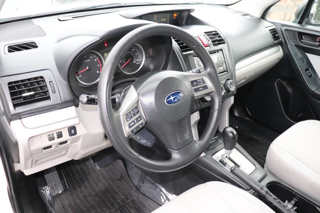 Used 2015 Subaru Forester 2.5i w/ Alloy Wheel Package image 19