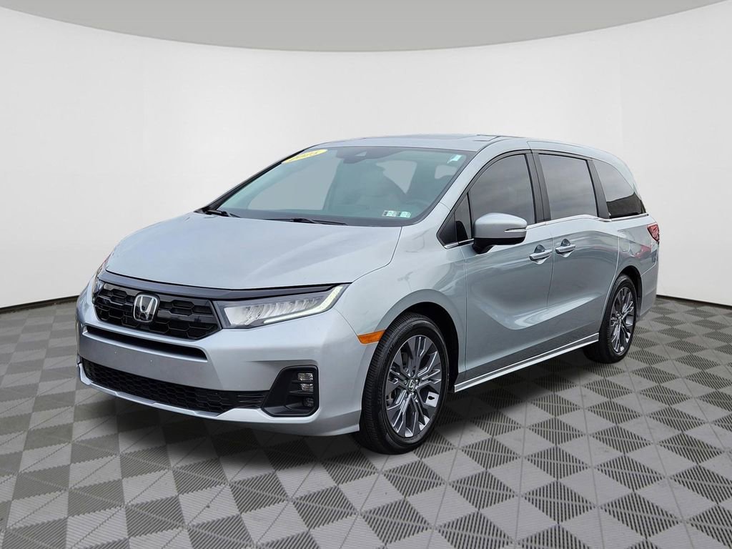Used 2025 Honda Odyssey Touring image 2