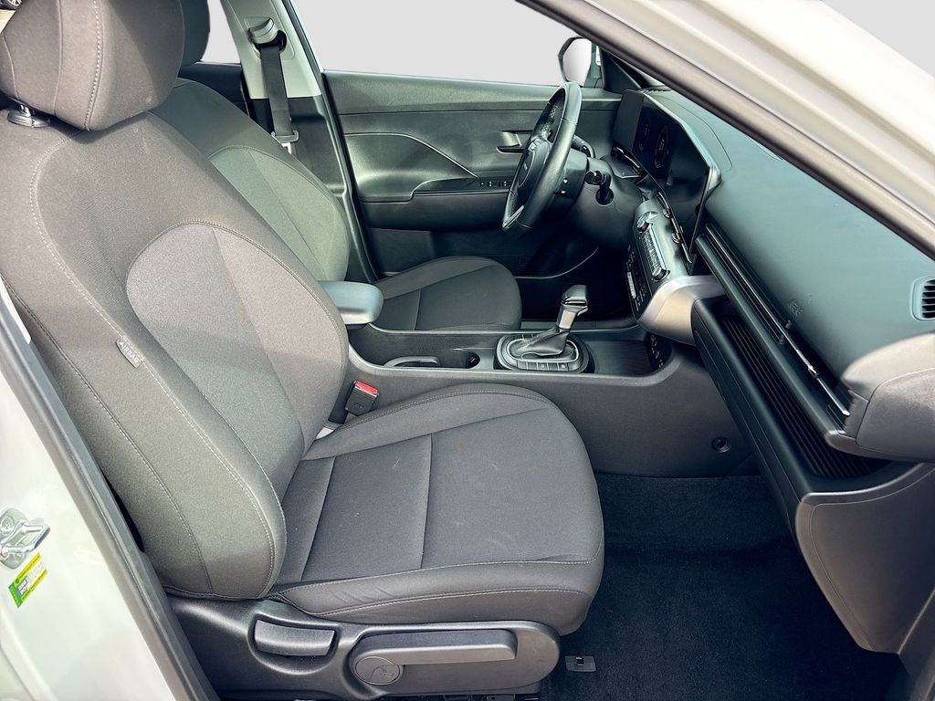 Used 2025 Hyundai Kona SEL image 26