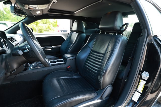 Used 2014 Dodge Challenger SXT RWD image 22