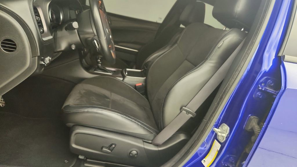 Used 2022 Dodge Charger R/T w/ Plus Group RWD image 15