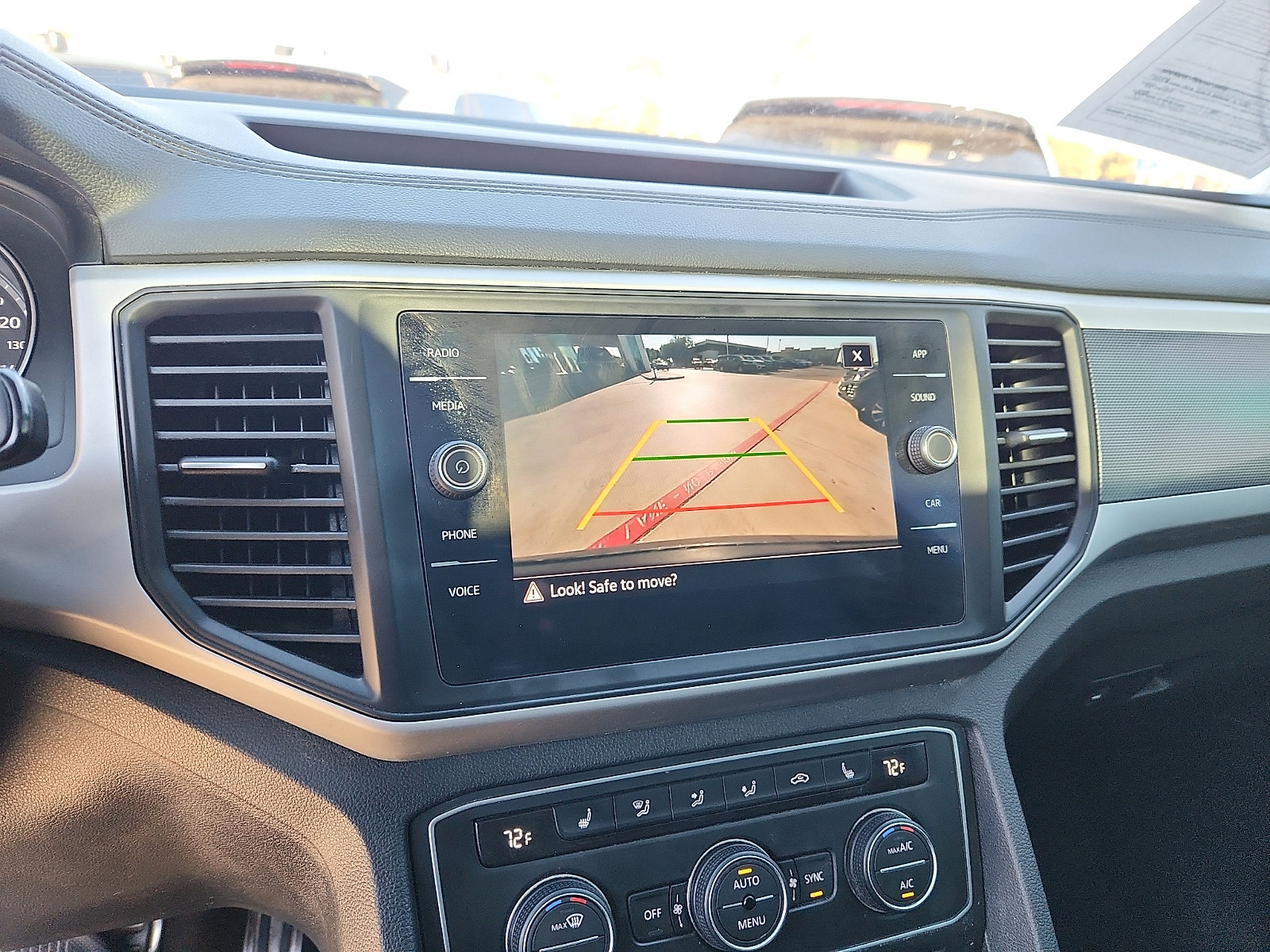 Used 2021 Volkswagen Atlas Cross Sport SE w/ Panoramic Sunroof Package image 18