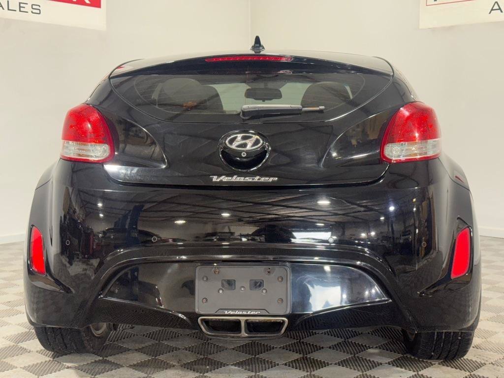 Used 2012 Hyundai Veloster w/ Style Pkg FWD image 6