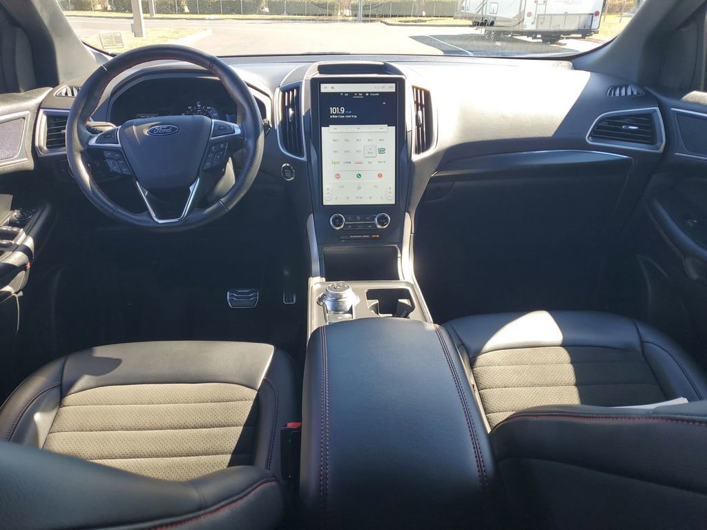 Certified 2024 Ford Edge ST-Line AWD/4WD image 13