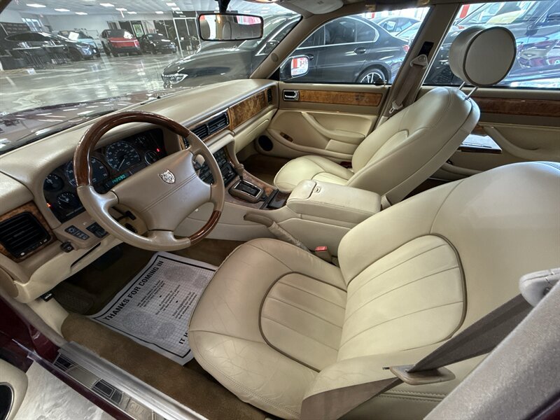 Used 1997 Jaguar XJ Vanden Plas RWD image 12
