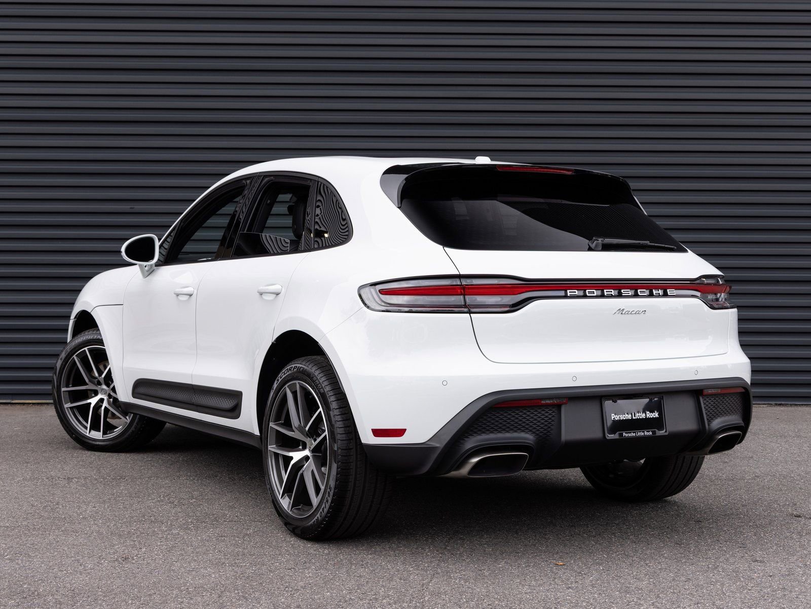 Certified 2026 Porsche Macan image 3