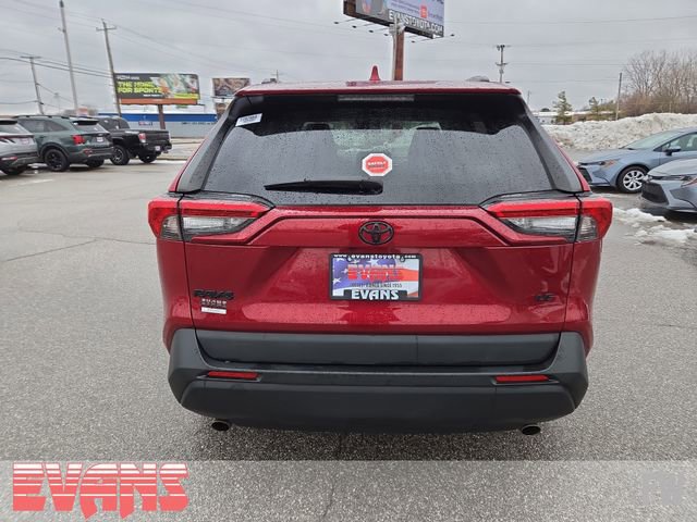 Used 2021 Toyota RAV4 LE image 25