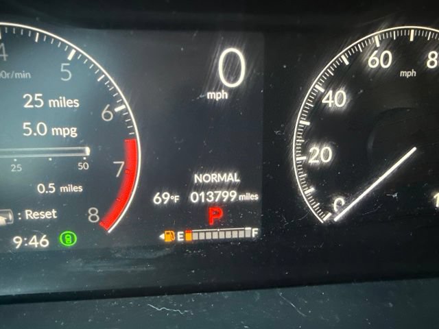 Used 2025 Honda Pilot Touring image 6