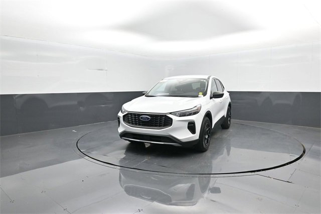 Certified 2024 Ford Escape Active image 3