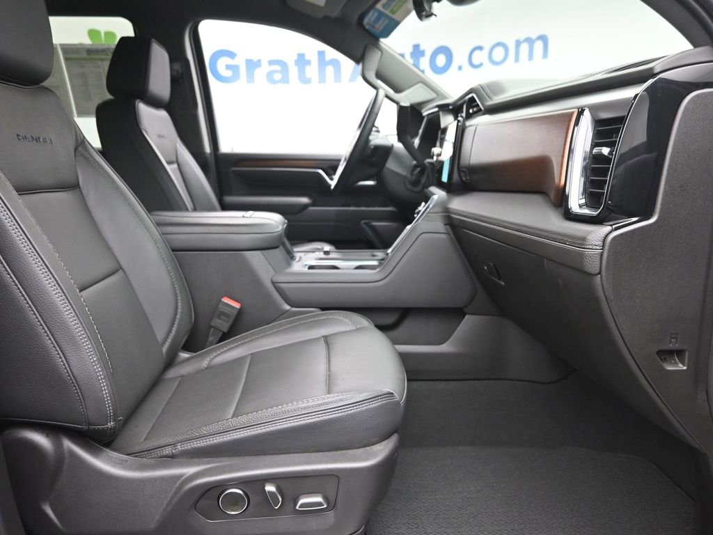 Used 2025 GMC Sierra 2500 Denali w/ Technology Package image 7