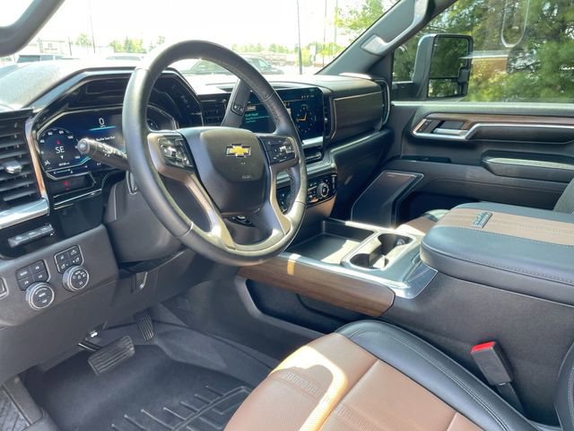 Used 2024 Chevrolet Silverado 2500 High Country w/ Technology Package AWD/4WD image 12