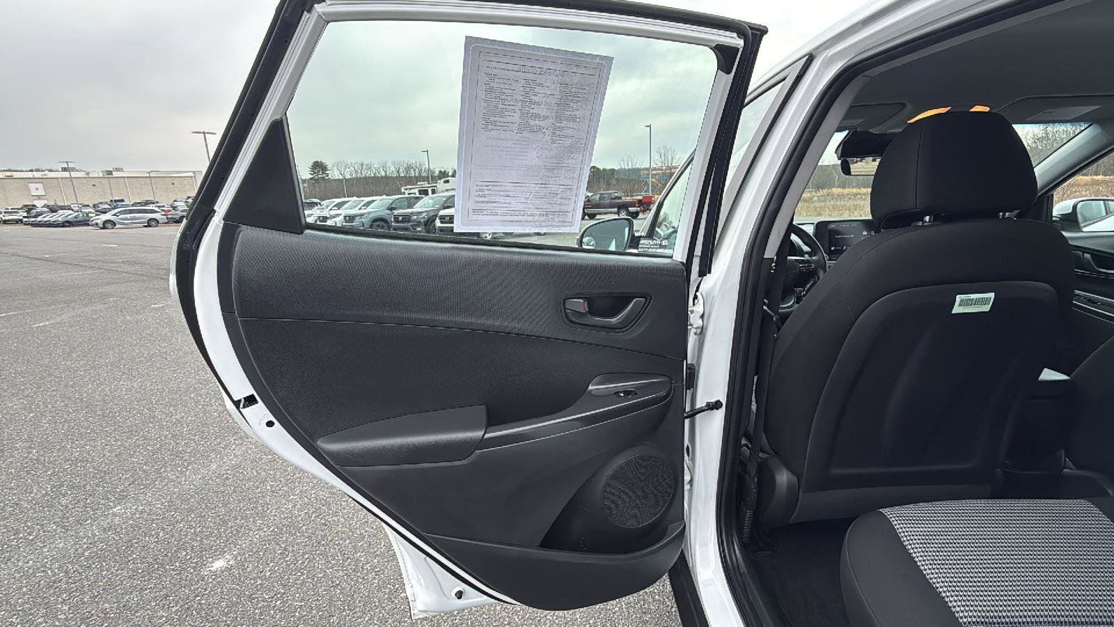 Used 2023 Hyundai Kona SE w/ Cargo Package image 22