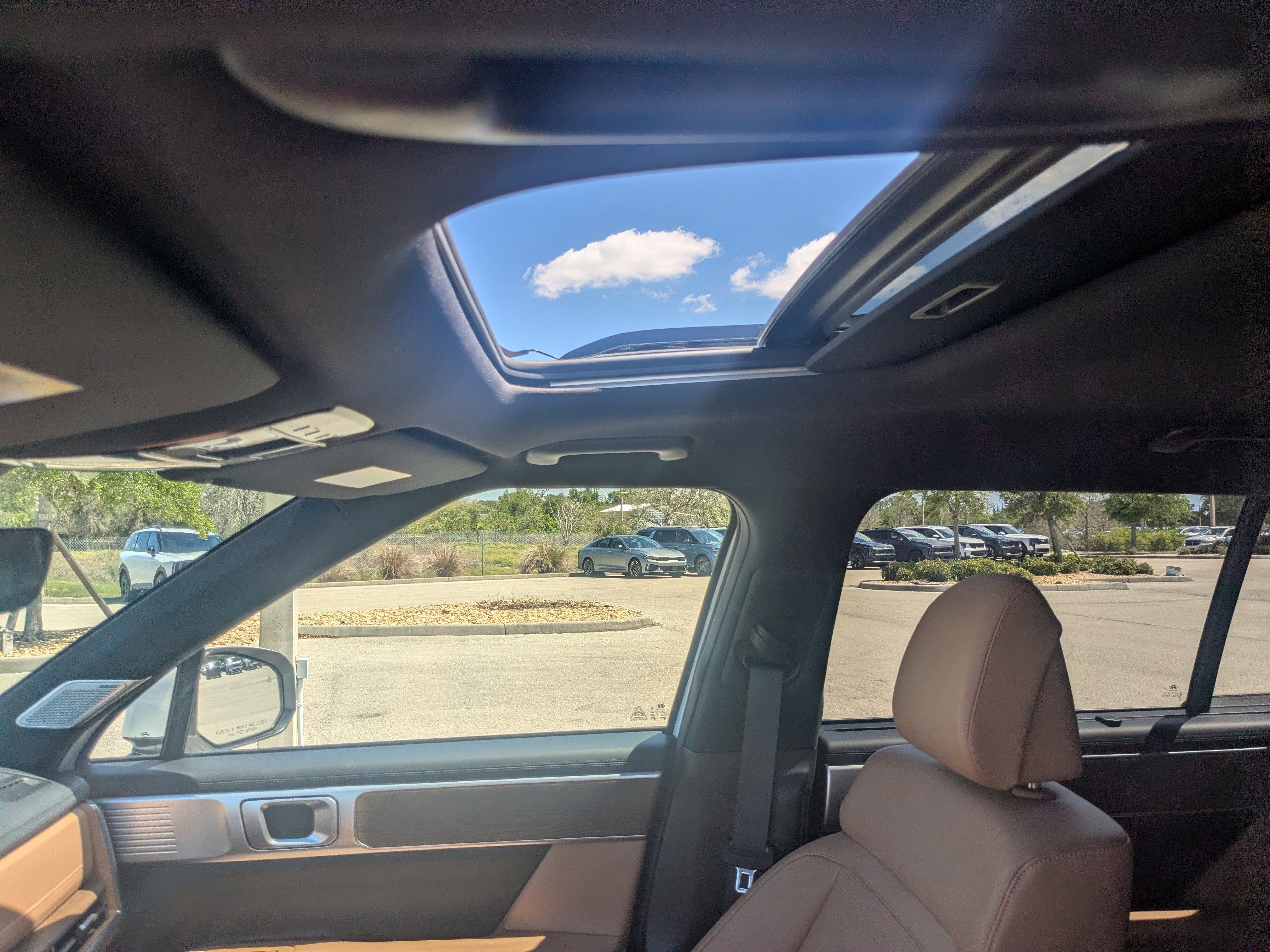 Used 2025 Hyundai Santa Fe Limited image 29