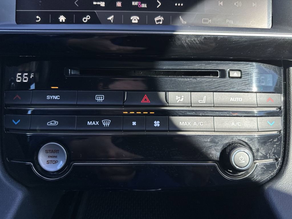 Used 2018 Jaguar F-PACE R-Sport image 19