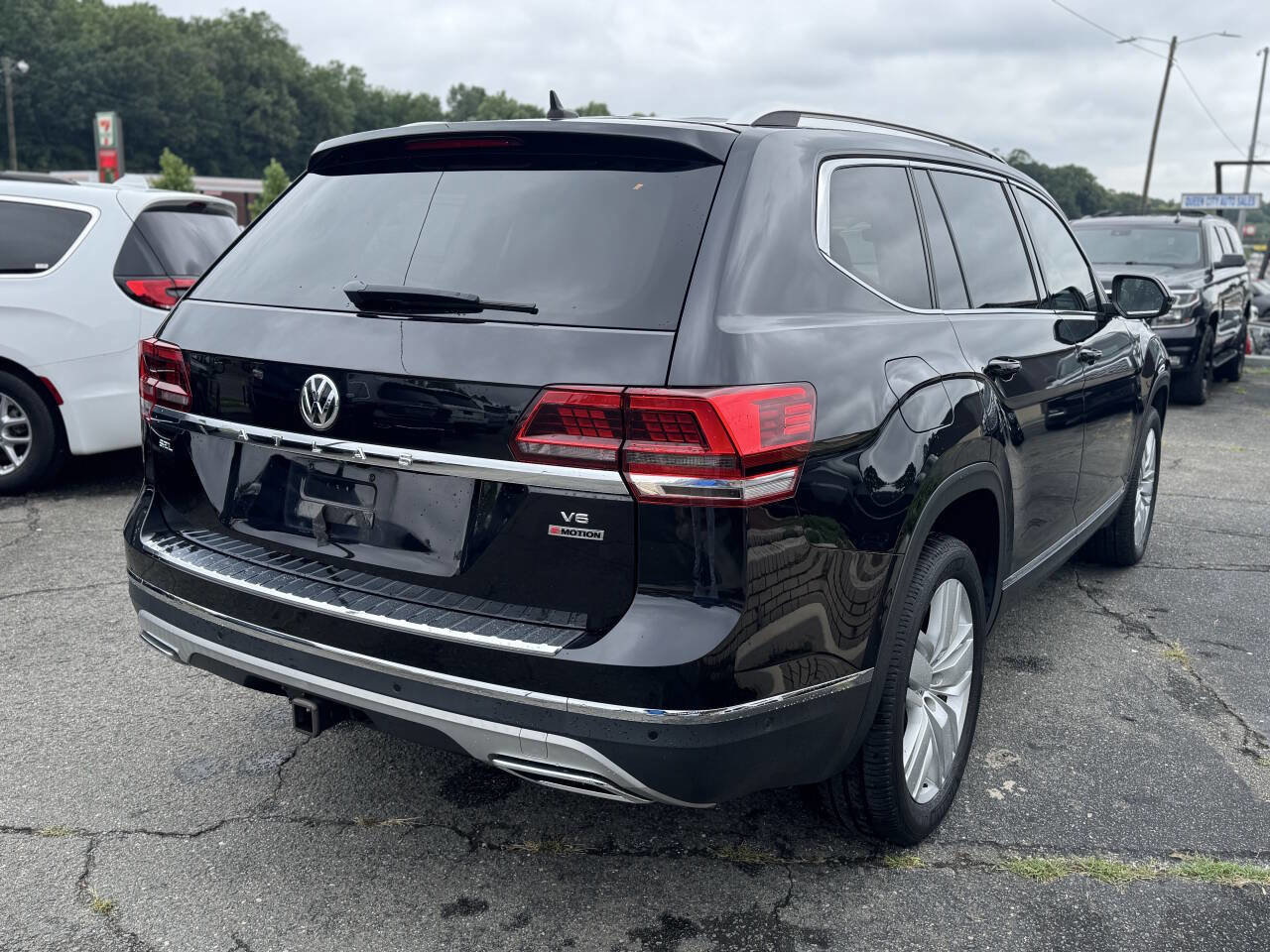 Used 2018 Volkswagen Atlas SEL Premium image 6