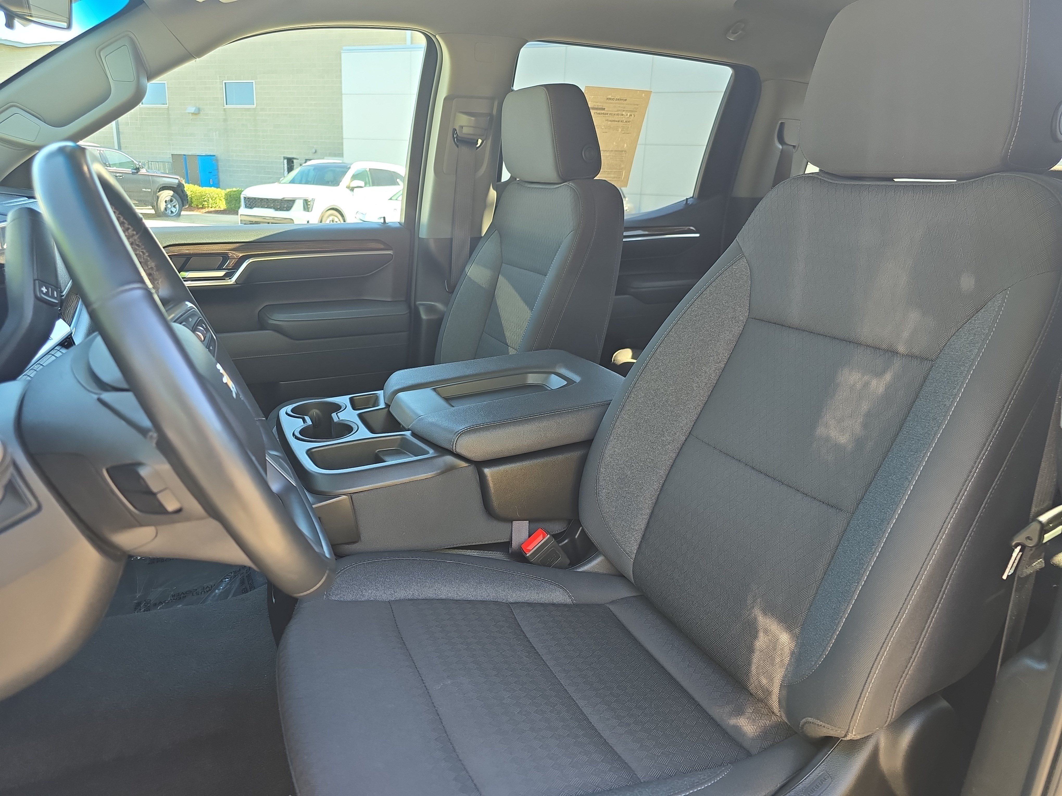 Used 2025 Chevrolet Silverado 1500 LT RWD image 14