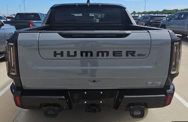Certified 2025 GMC Hummer EV 3X w/ LPO, Dark Essentials Package AWD/4WD image 5
