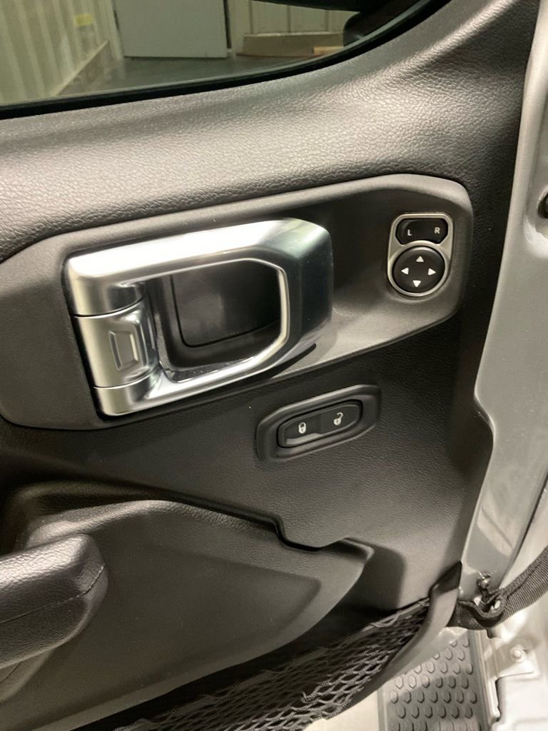 Used 2023 Jeep Wrangler Sport image 7