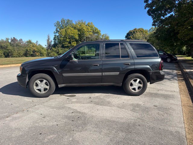 Used 2005 Chevrolet TrailBlazer LS w/ LS Preferred Equipment Group AWD/4WD image 4