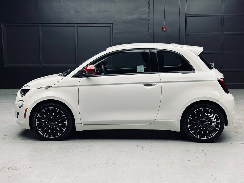 Used 2024 FIAT 500 e (RED) FWD image 4