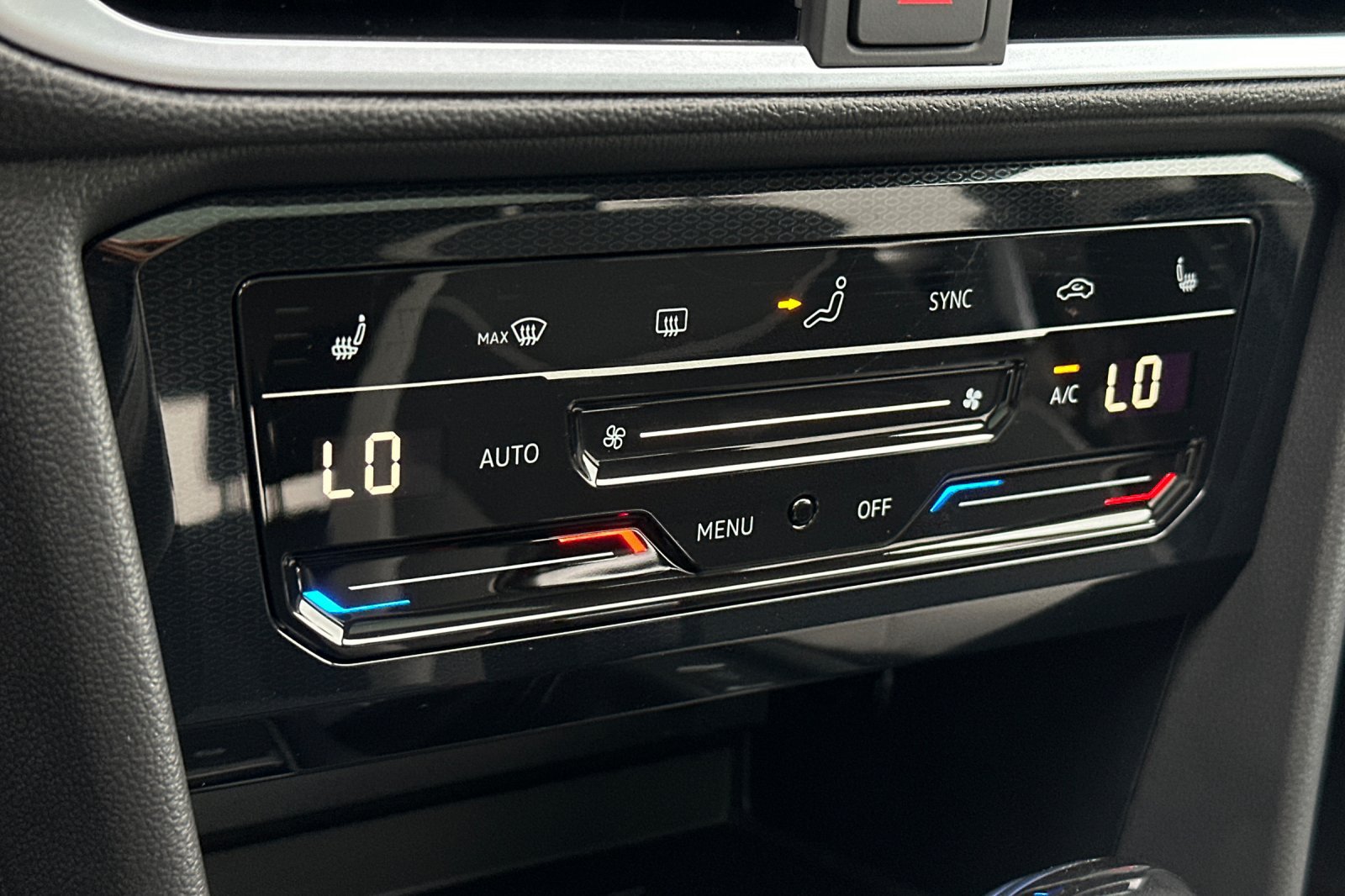 New 2026 Volkswagen Taos SE FWD image 20