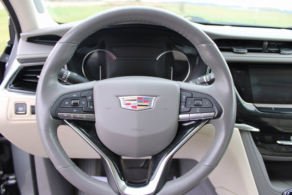 Used 2023 Cadillac XT6 Premium Luxury image 13
