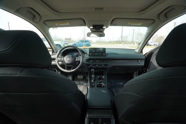 Used 2025 Honda Accord SE image 26