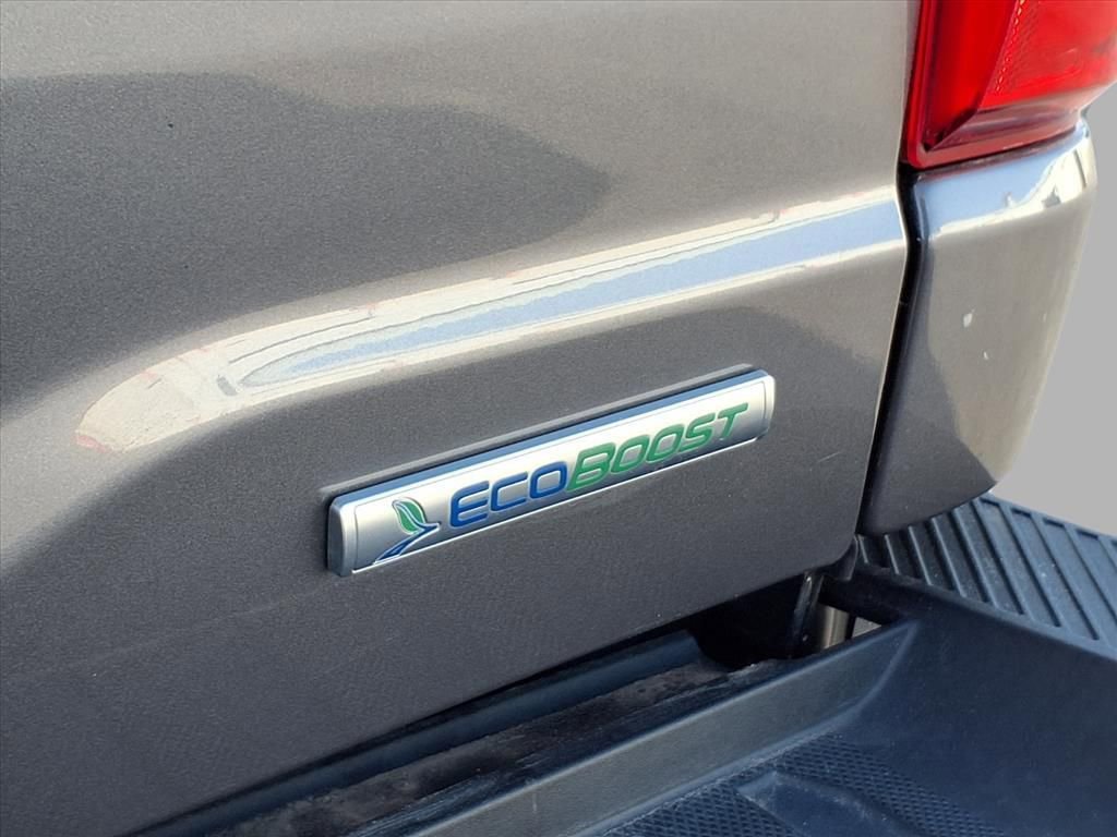 Used 2021 Ford F150 Lariat w/ Max Trailer Tow Package image 21