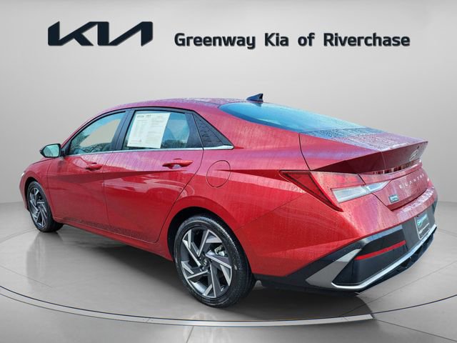 Used 2025 Hyundai Elantra Limited image 4