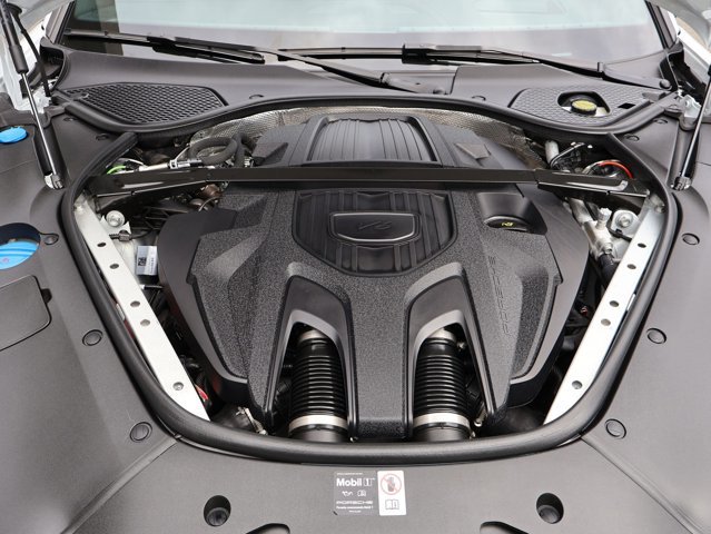 Used 2025 Porsche Panamera 4 image 28