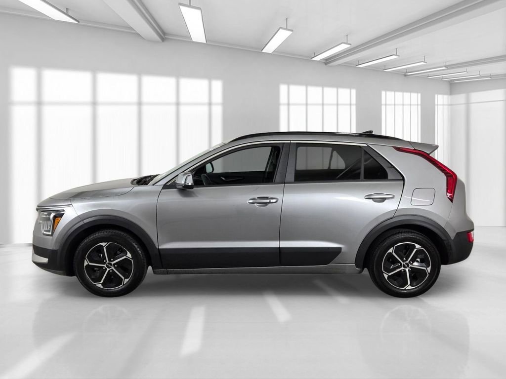 Used 2023 Kia Niro EX FWD image 4