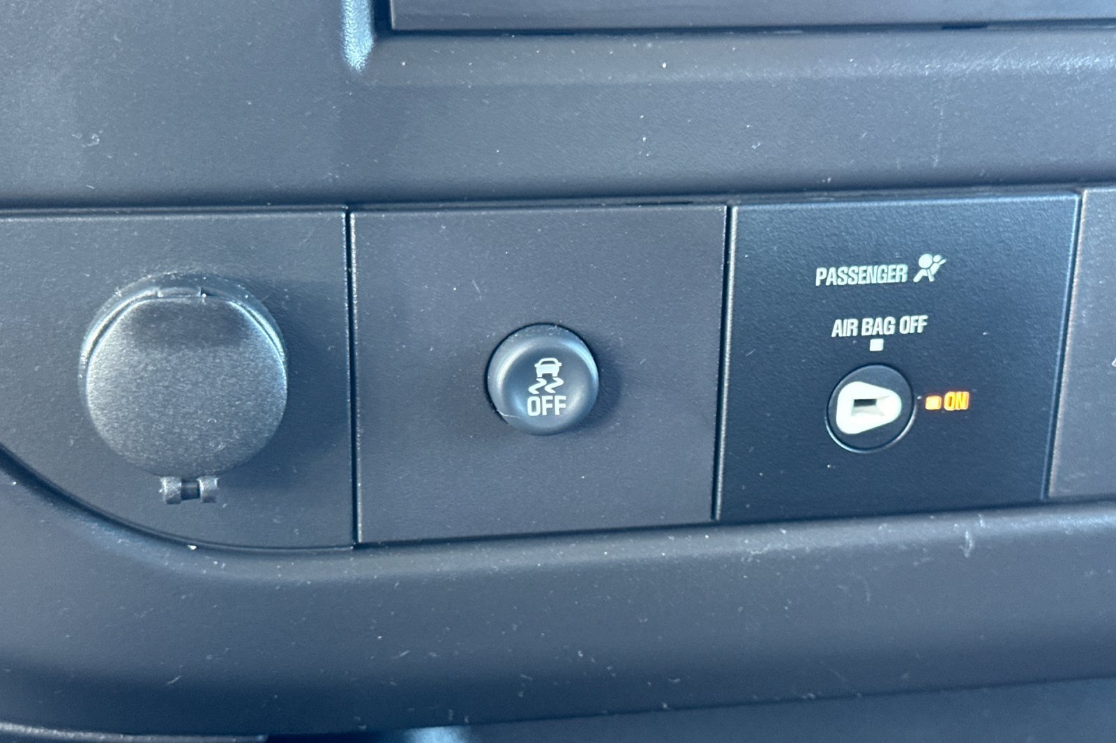Used 2025 Chevrolet Express 2500 w/ Driver Convenience Package RWD image 49