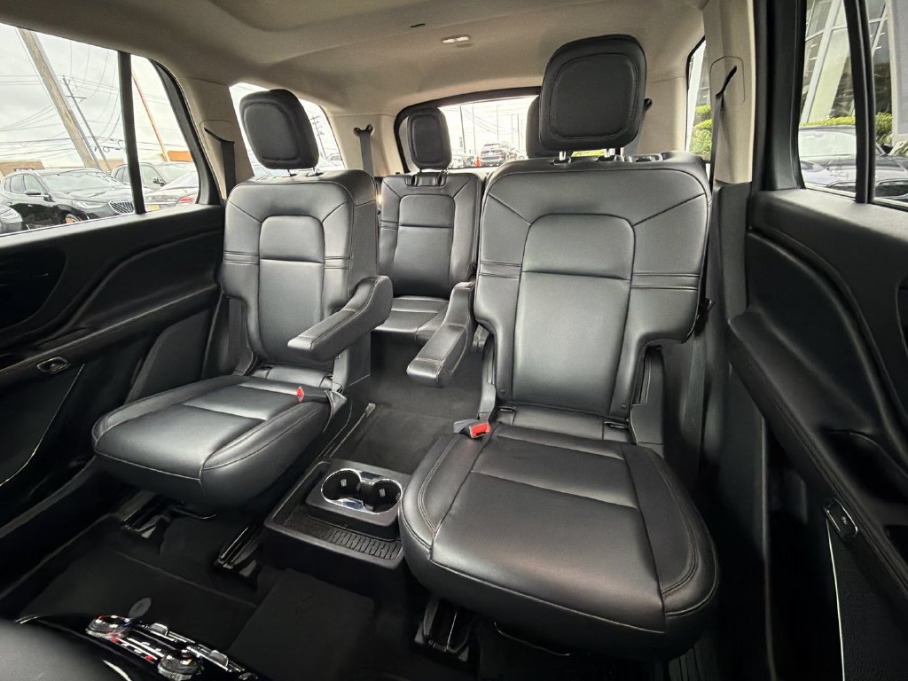Used 2023 Lincoln Aviator AWD w/ Premium Package image 21