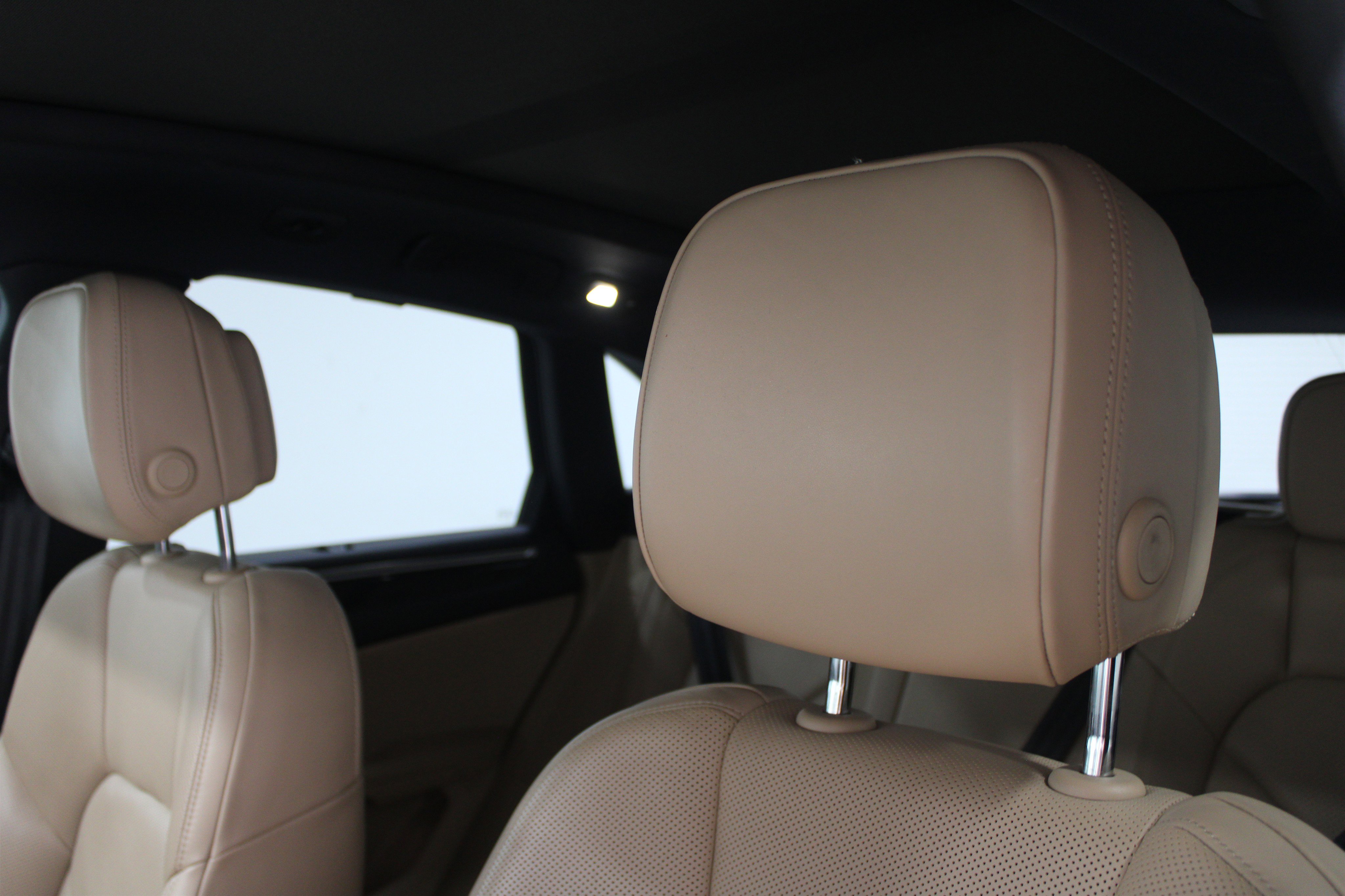 Used 2024 Porsche Macan Turbo image 5