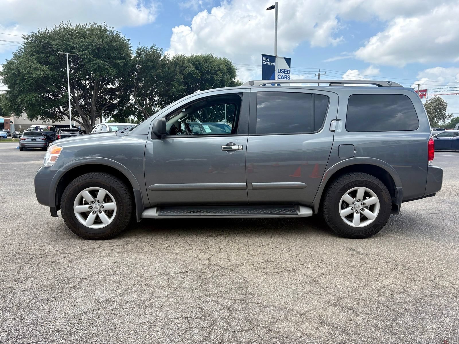 Used 2015 Nissan Armada SV RWD image 4