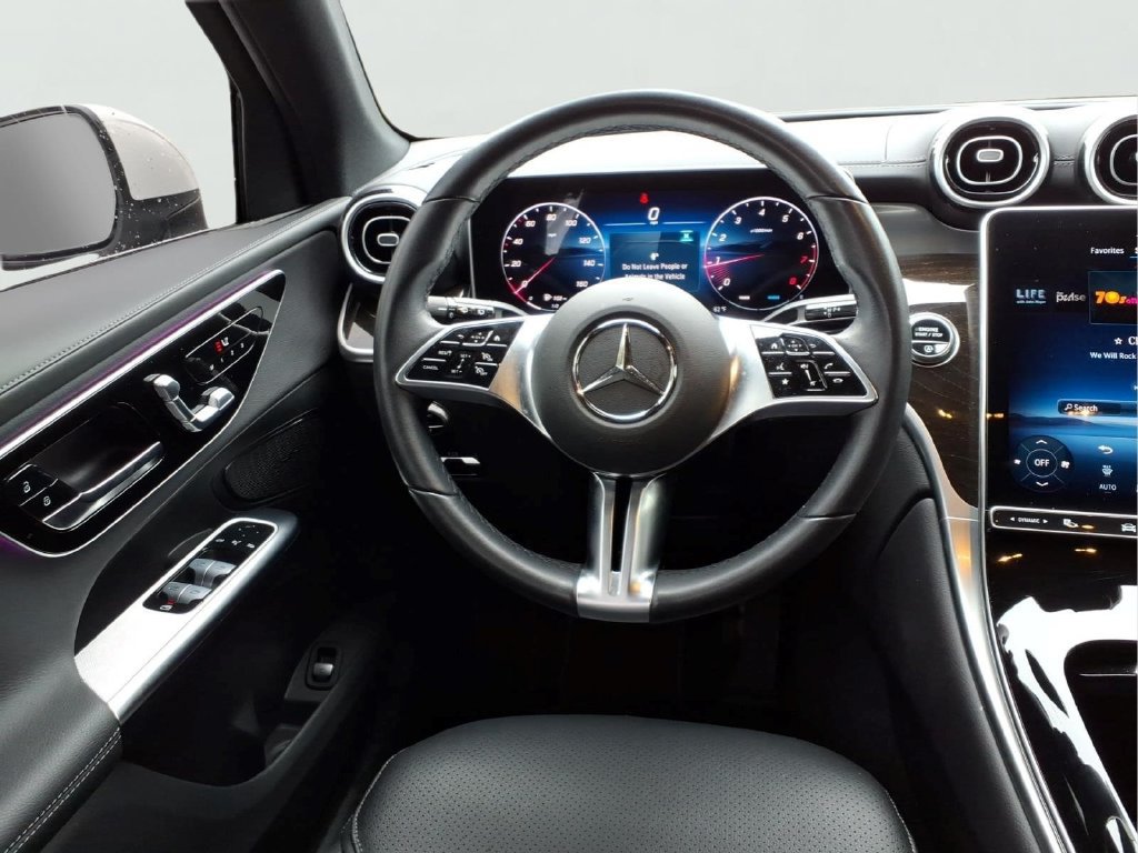 Used 2025 Mercedes-Benz GLC 300 image 21