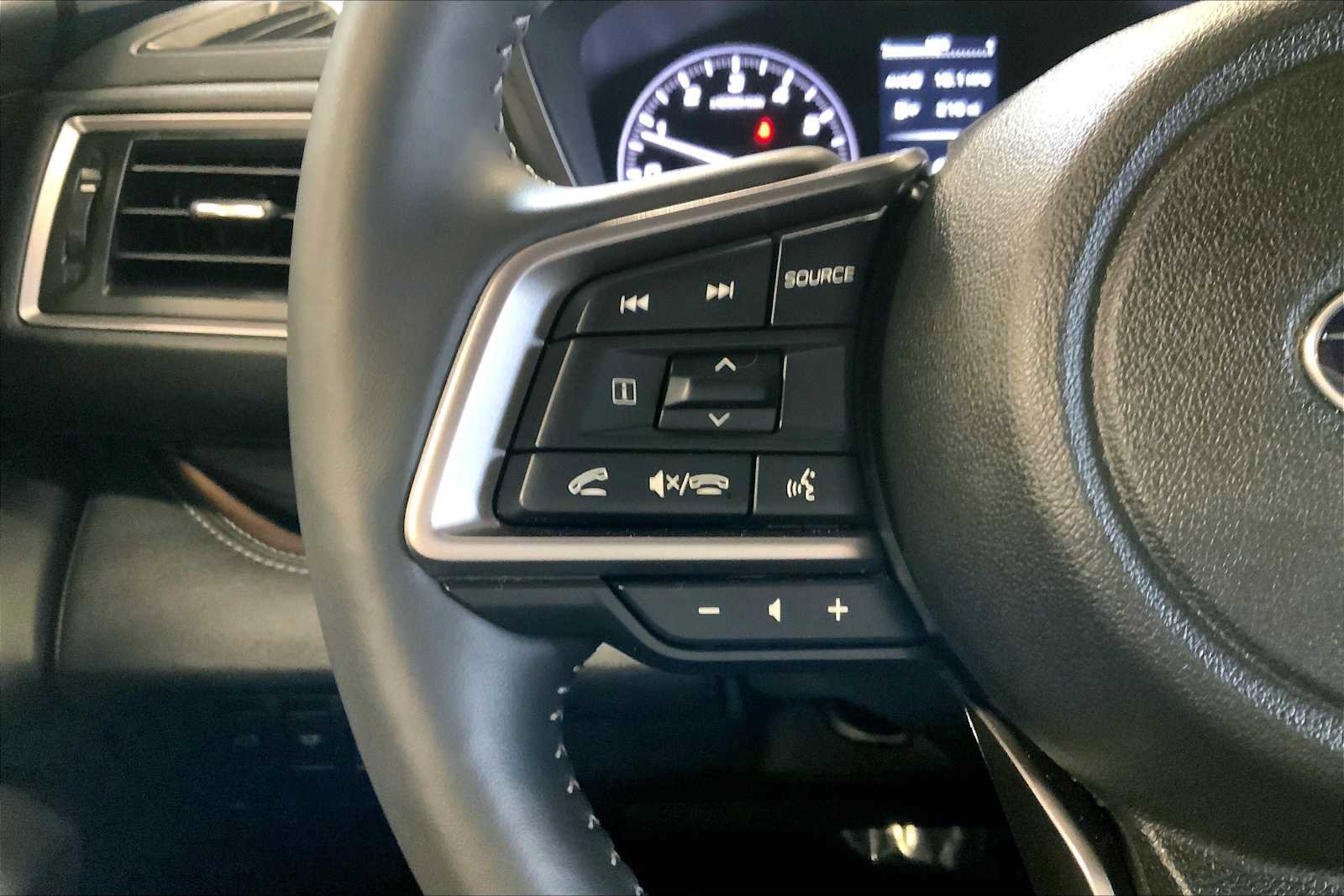 Certified 2025 Subaru Ascent Touring image 25