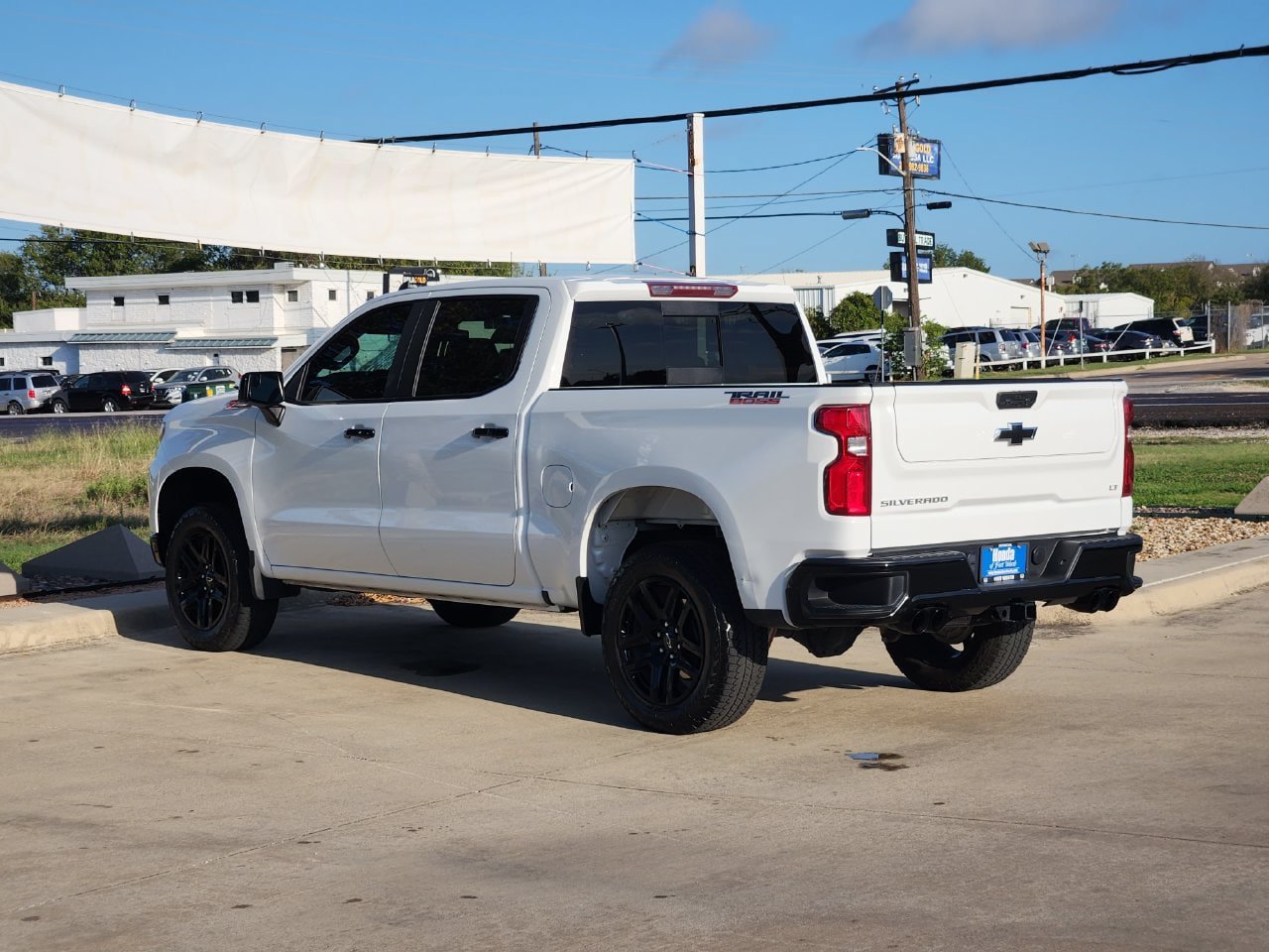 Used 2025 Chevrolet Silverado 1500 LT Trail Boss w/ Convenience Package II AWD/4WD image 7