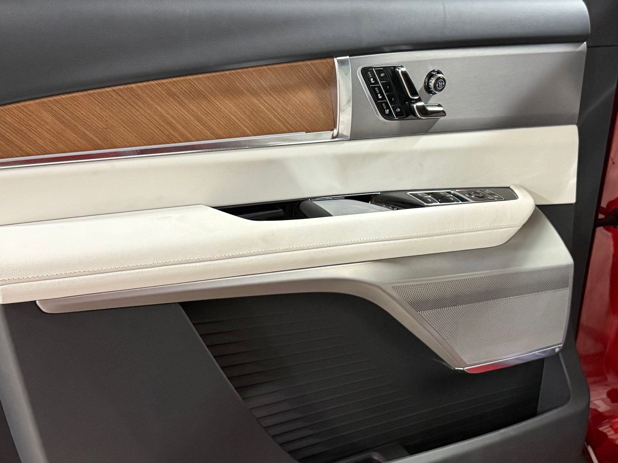 New 2026 Cadillac Vistiq Sport image 12