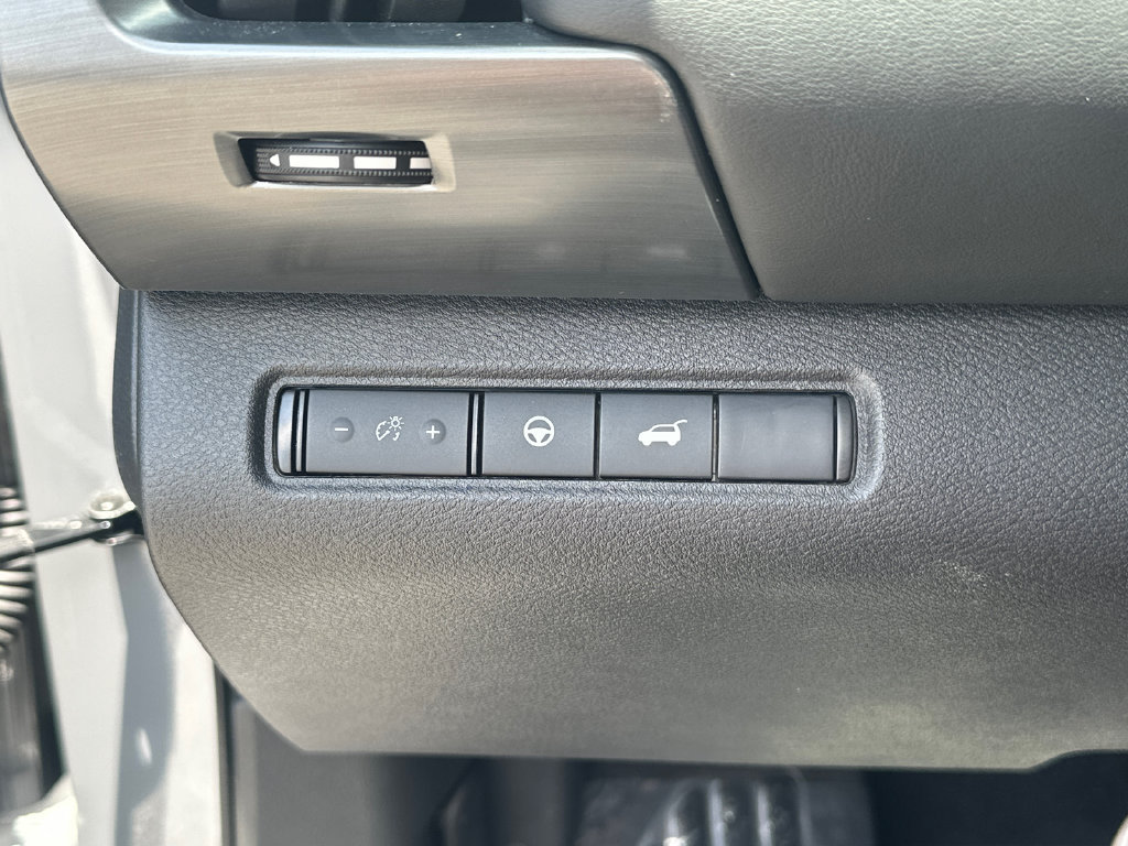 Used 2024 Nissan Pathfinder SL AWD/4WD image 29