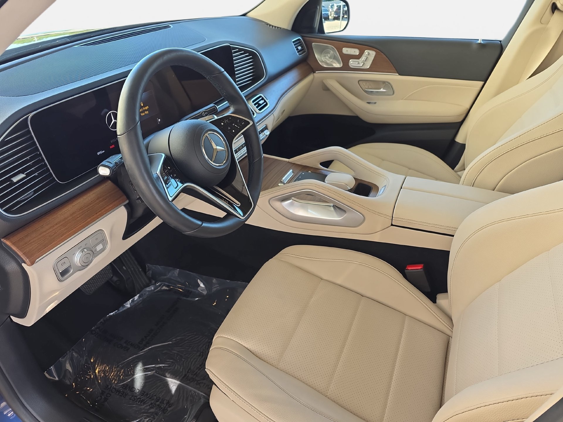 Used 2025 Mercedes-Benz GLE 450e 4MATIC image 14