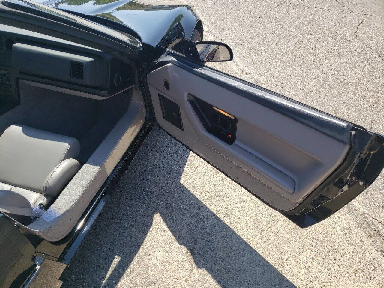 Used 1989 Chevrolet Corvette Convertible image 30