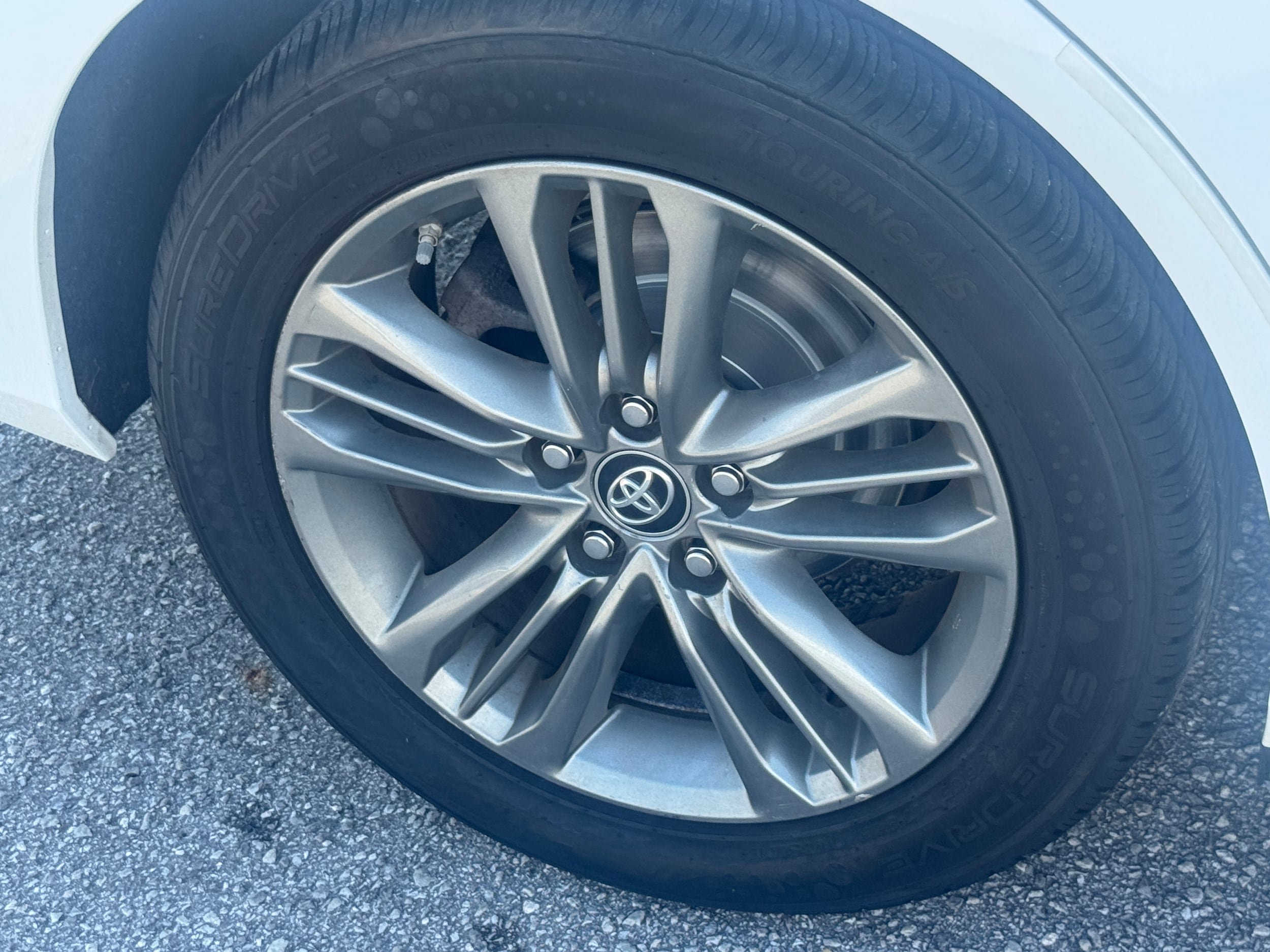 Used 2016 Toyota Camry SE w/ Moonroof Package FWD image 5
